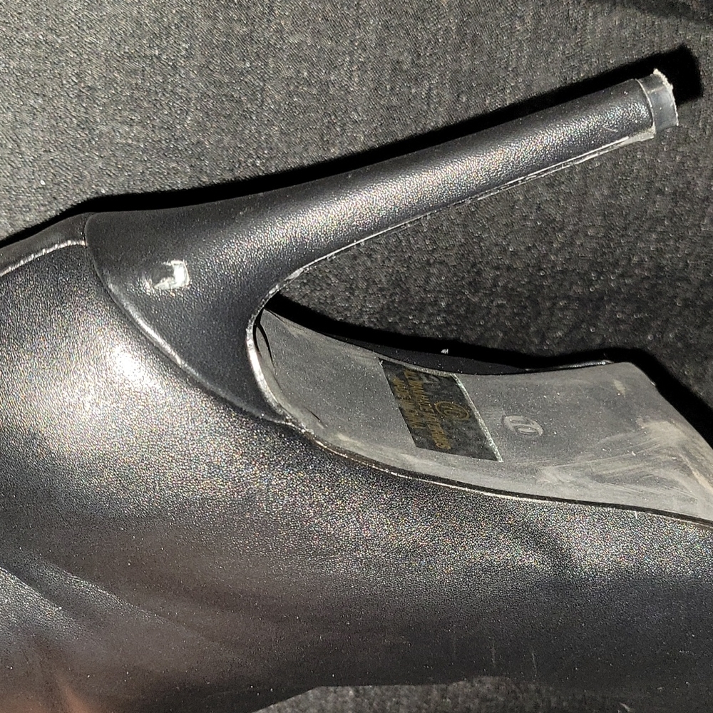 Boots - Picture 5 of 9